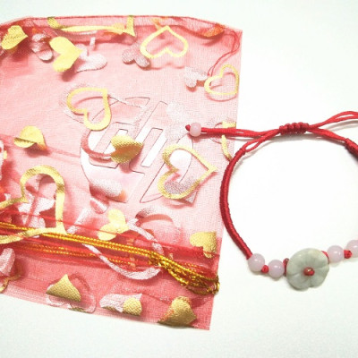 Vòng tay chỉ đỏ may mắn bình an kèm túi đỏ làm quà tặng - hoa ngọc mai