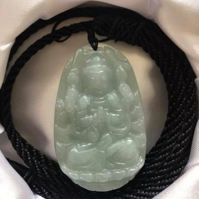 MẶT THIÊN THỦ ĐÁ CÂM THẠCH TỰ NHIÊN MÀU TRẮNG  XANH NHẸ ĐỘ MỆNH NAM TUỔI TÝ MỆNH KIM THỦY MỘC SIZE CAO 49MM NGANG 31MM DẦY 6MM8 ĐEM MAY MẮN SỨC KHỎE CÔNG DANH TÀI LỘC