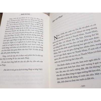 Sách - Tiếng Người Trong Văn - Hồi Ức Văn Chương - NXB Phụ Nữ