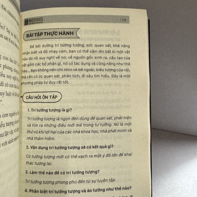 (Tái Bản 2023) 24 BÀI HỌC THẦN KÌ NHẤT THẾ GIỚI - Charles E. Haanel - Bizbooks - NXB Hồng Đức