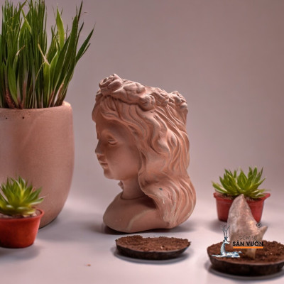 Chậu Gốm Đất Nung Hình Cô Gái Anna Tóc Xoăn