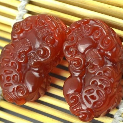 Tỳ hưu mã não đỏ