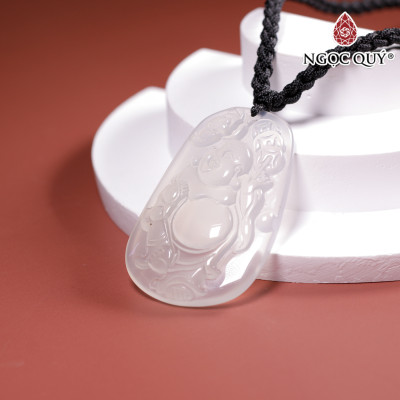 Mặt dây chuyền Phật Di Lặc mã não trắng mệnh thủy, kim - Ngọc Quý Gemstones