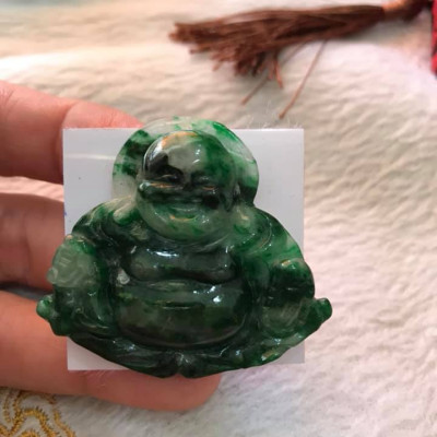 MẶT DÂY CHUYỀN NAM PHẬT DI LẶC ĐÁ CẨM THẠCH TỰ NHIÊN XANH NGỌC LÝ ĐẸP QUÁ  SIZE Ngang 47mm x Cao 41mm x  Dầy 7mm  NAM BỌC VÀNG LÀM MẶT DÂY CHUYỀN ĐEO ĐẸP Ạ