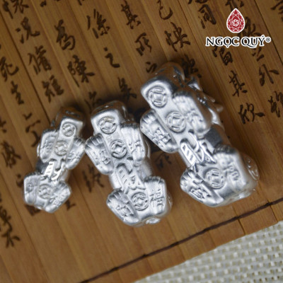 Charm bạc tỳ hưu xỏ ngang - Ngọc Quý Gemstones