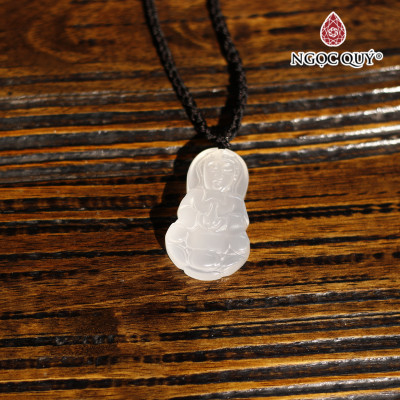 Mặt dây chuyền phật bà đá mã não trắng mệnh thủy, kim - Ngọc Quý Gemstones