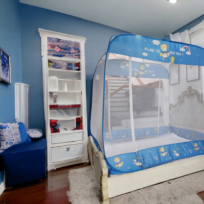 Màn Chụp Tự Bung Đỉnh Vuông Cao Cấp Mộc Miên - Màu Trắng Viền Xanh ( Hình thật )