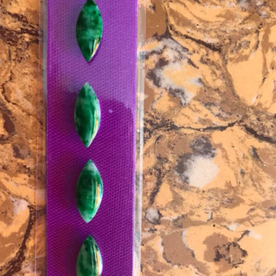 BỘ TRANG SỨC LẮC TAY MỚI KIỂU HẠT DƯA NHỎ 15MM X ĐK 6MM  ĐÁ CẨM THẠCH XANH SƠN THỦY BÓNG TỰ NHIÊN ĐẬM ĐẸP  NỮ LÀM LẮC TAY VÀNG ĐEO ĐẸP VÀ SANG LẮM Ạ