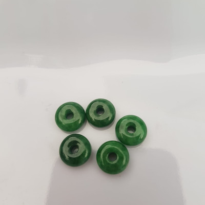 Bộ 5 đồng tiền đá cẩm thạch tự nhiên xanh ngọc đậm đều đẹp  Nữ Phối vòng tay,mặt dây chuyền vàng đeo cực kỳ xinh xắn ạ  Size hạt 9mm x dầy 3,8mm x lỗ ở giữa đk 2mm mệnh Thủy Mộc Hỏa ạ