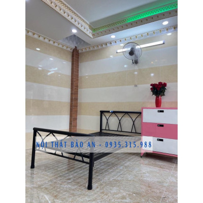 Giường sắt mỹ nghệ giá rẻ nhiều size từ 1m đến 1m8