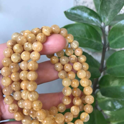 VÒNG TAY ĐÁ THẠCH ANH TÓC VÀNG TỰ NHIÊN SẠCH ĐẸP 108 HẠT SIZE VÒNG 7MM 100% ĐÁ THIÊN NHIÊN NỮ MỆNH KIM MỆNH THỔ MỆNH THỦY ĐEO KIỂU QUẤN TAY RẤT SANG RẤT XINH Ạ