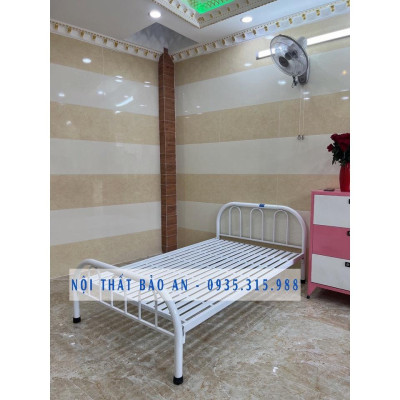 Giường sắt cao cấp mẫu đơn giản 1mx2m