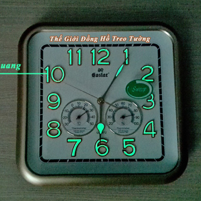 Đồng Hồ Treo Tường EASTAR Cao Cấp Có DẠ QUANG Và NHIỆT ẨM KẾ CƠ (Không Dùng Pin) - Máy Kim Trôi - SỐ NỔI 3D - Hình Vuông Mặt Trắng - Tặng Pin Maxell