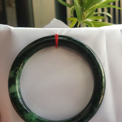 Vòng Cẩm Thạch tự nhiên mới A Sịn Sơn Thủy Sao 55mm x chột 8,2mm Màu đen xanh sơn thủy đậm Vân lý đẹp sang sịn quá đẹp Nữ 54kg - 65kg đeo chuẩn hợp mệnh Thủy mệnh Mộc đeo đẹp ạ