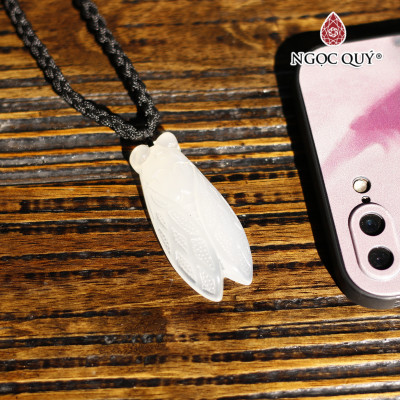 Mặt dây chuyền ngọc thiền con ve đá mã não trắng 4.5x2.1cm mệnh thủy, kim - Ngọc Quý Gemstones
