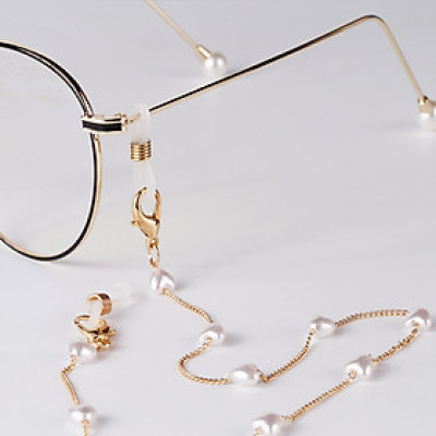 Dây đeo gọng kính chain glasses mix trái tim và hạt châu sang chảnh ấn tượng