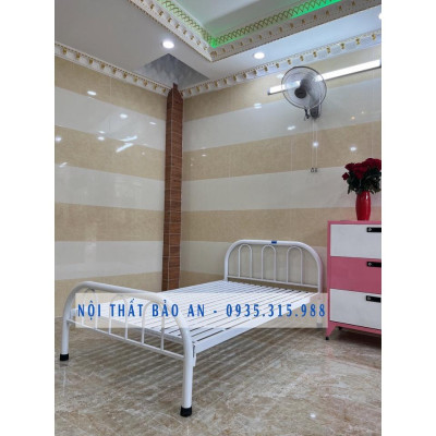 Giường sắt cao cấp mẫu đơn giản 1mx2m