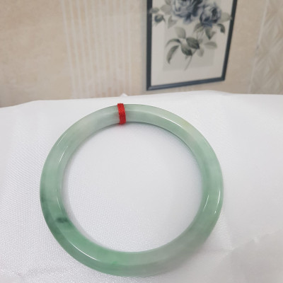 Vòng cẩm thạch Xanh Ngọc Mơ Đẹp 58mm x Dầy 8mm Chất liệu 100% đá cẩm thạch tự nhiên Màu xanh ngọc mơ nhẹ nhẹ bóng đẹp sang nữ 56kg - 68kg đeo đẹp ạ
