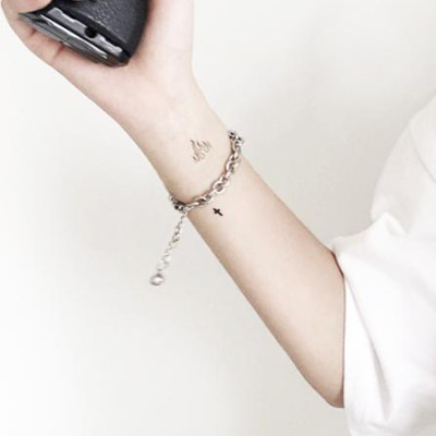 Lắc tay titan kim loại cá tính cho nam và nữ