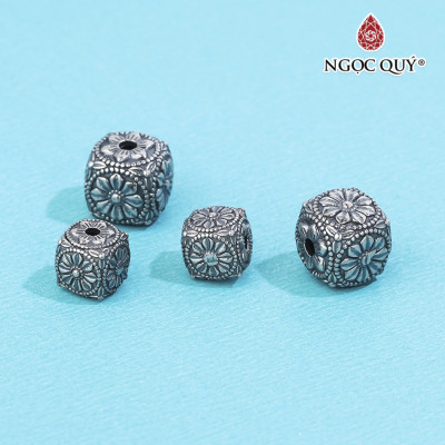 Charm xỏ ngang vuông họa tiết cỏ 4 lá - Ngọc Quý Gemstones