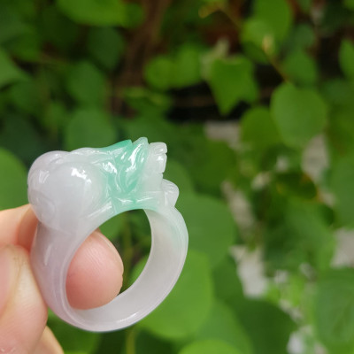 Nhẫn Tỳ Hưu Mới Nam Ni 20mm Đá Cẩm Thạch Tự Nhiên Trắng Xanh Ngọc Bóng Đẹp Size Nhẫn đk 20mm x bản 12mm ạ