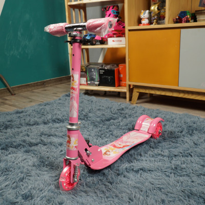 Xe Scooter Centosy 380 Ba Bánh Phát Sáng, Có 3 Màu Cho Bé Lựa Chon