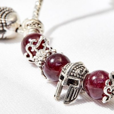 Vòng tay đá garnet ngọc hồng lựu phối vỏ sò Ngọc Quý Gemstones