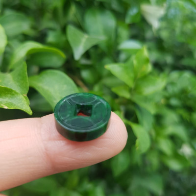Mặt Dây Chuyền Mặt Nhẫn Đồng Tiền Mới màu Xanh Đậm Đẹp Đá Cẩm thạch xanh tự nhiên  Size nhỏ vừa đk 13,5mm x dầy 3mm  Nữ bọc vàng lên đeo đẹp lắm rất ý nghĩa đồng tiền may mắn tài lộc ạ