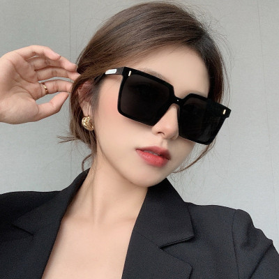 Kính râm đen gọng to ,kính mát unixsex nam nữ Hàn Quốc phụ kiện thời trang phong cách hiện đại , kèm hộp đựng  sang trọng 