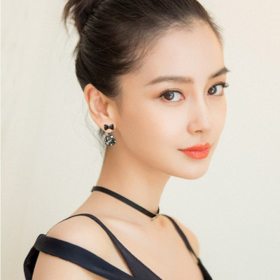 Khuyên tai bông tai đá đen đeo nhiều kiểu