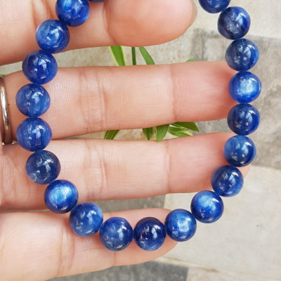Vòng tay nữ đá  kyanite tự nhiên hay đá Sapphire nước xanh dương Đậm bóng đẹp 8mm đẹp sang tốt sức khỏe , mang lại may mắn, tài lộc nữ mệnh Thủy mệnh Mộc đeo ạ