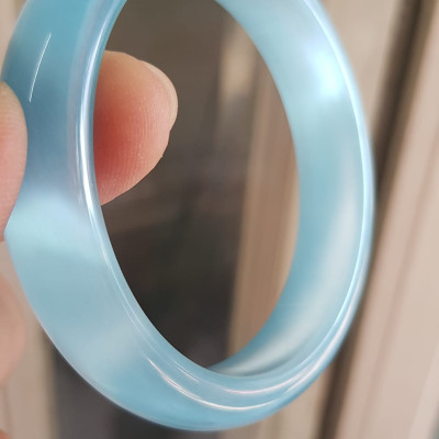 Vòng tay nữ đá mắt mèo Xanh dương nhẹ bản hẹ mới Ni 53mm x cao 12mm x dầy 6,5mm Nữ 49kg - 54kg đeo Vòng màu xanh dương nhẹ xinh tươi đẹp rẻ lắm chuẩn hợp nữ mệnh thuỷ mệnh mộc ạ