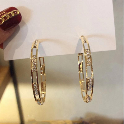 Earrings nữ kim loại hình tròn bản to Hàn Quốc