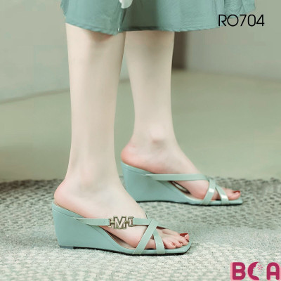 Giày Đế Xuồng Nữ Cao 7p RO704 ROSATA tại BCASHOP Thiết Kế Hở Mũi Và Quai Mảnh Thanh Lịch, Trẻ Trung