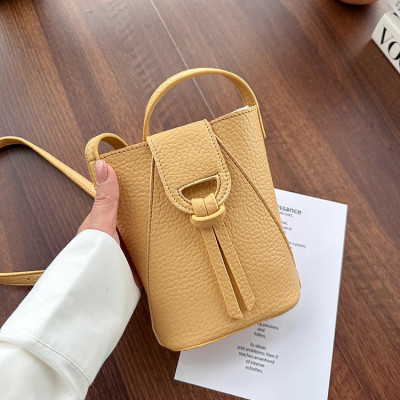 Túi đeo chéo nữ phong cách dễ thương – BEE GEE DCNU1062