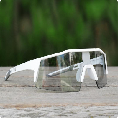 Kính Đạp Xe Kính Thể Thao Đi Phượt Chống Tia Cực Tím Đa Năng Kính Râm Đạp Xe Câu Cá  Đổi Màu Khi Có Tia UV giúp bảo vệ mắt cho nam nữ