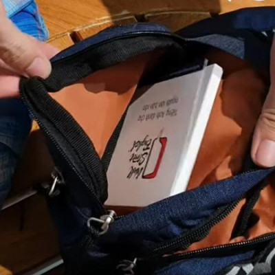 Túi đeo chéo - túi bao tử nam nữ du lịch thời trang BEE GEE 044a