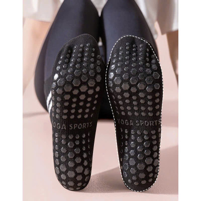 Tất / Vớ Chân Cao Cổ Nữ 16,9K Freesize Tập Yoga Pilates Len Co Giãn Đính Hạt Silicon Chống Trơn Trượt (Cao Cổ Kẻ Sọc)