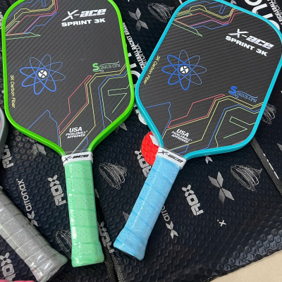 Vợt Pickleball X-Ace Sprint 3K carbon tặng kèm bóng và cuốn cán, trọng lượng 230g, bề mặt nhám bám bóng tối ưu.
