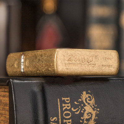 Vỏ Hột Quẹt Bật Lửa Xăng Đá Zorro Z91730 Xúc Xắc Đẹp Độc Lạ - Dùng Xăng Bấc Đá Cao Cấp