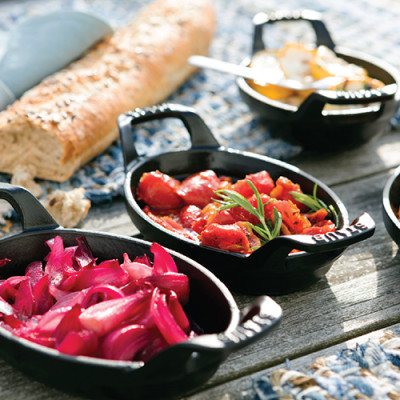 Chảo Gang Nướng Staub – Oval Màu Đen – 28cm