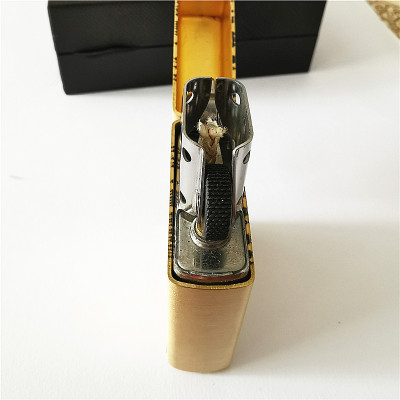 Vỏ Hột Quẹt Bật Lửa Xăng Đá Zorro Z91628 Khảm Trai Họa Tiết Hình Rồng Đẹp Độc Lạ