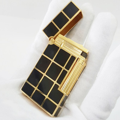 Vỏ Hột Quẹt Bật Lửa Upon D97V Họa Tiết Ô Vuông Nền Đen Cạnh Viền Vàng Cao Cấp - Dùng Ga Đá Cao Cấp