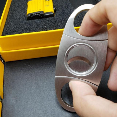 Bộ Set Phụ Kiện 2 Món  HB-115 Gồm Vỏ Hột Quẹt Bật Lửa Khò 3 Tia Mạnh Mẽ + Cắt Thiết Kế Sang Trọng