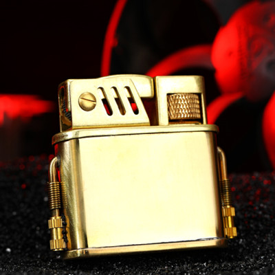 Vỏ Hột Quẹt Bật Lửa Zorro DC540 Thiết Kế Độc Lạ Với Cánh Quạt Mini Phía Trước Màu Vàng - Dùng Xăng Đá Cao Cấp