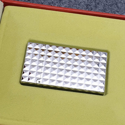 Vỏ Hột Quẹt Bật Lửa Xăng Đá Upon Bạc Caro Vân Kim Cương DX02T Tiếng Mở Nắp Hay, Cầm Chắc Tay - Dùng Xăng Bấc Đá Cao Cấp