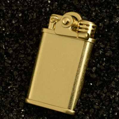 Vỏ Hộp Quẹt Bật Lửa Xăng Zorro Z605 Nhiều Màu - Dùng Xăng Bấc Đá Cao Cấp