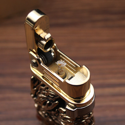 Vỏ Hột Quẹt Bật Lửa Xăng Đá Chief CF218R Đánh Đá Tự Động Hình Rồng Nổi Sang trọng - Dùng Xăng Bấc Đá Ippo Cao Cấp