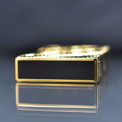 Vỏ Hột Quẹt Bật Lửa Upon D42V Họa Tiết Hoa Lá Sơn Mài Nền Đen Vàng Đối Nhau - Dùng Gas Đá Cao Cấp