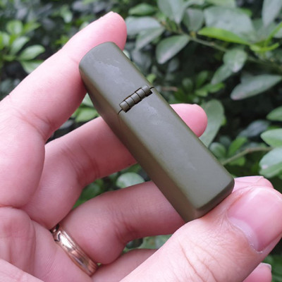 Vỏ Hột Quẹt Bật Lửa xăng đá Zorro Z91256B thiết kế nhỏ gọn tiện dụng màu xanh - dùng xăng bấc đá cao cấp